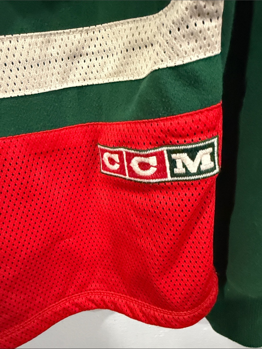 NHL Minnesota Wild Green Red & Cream Crewneck Hoodie Sweater - Picture 6 of 6